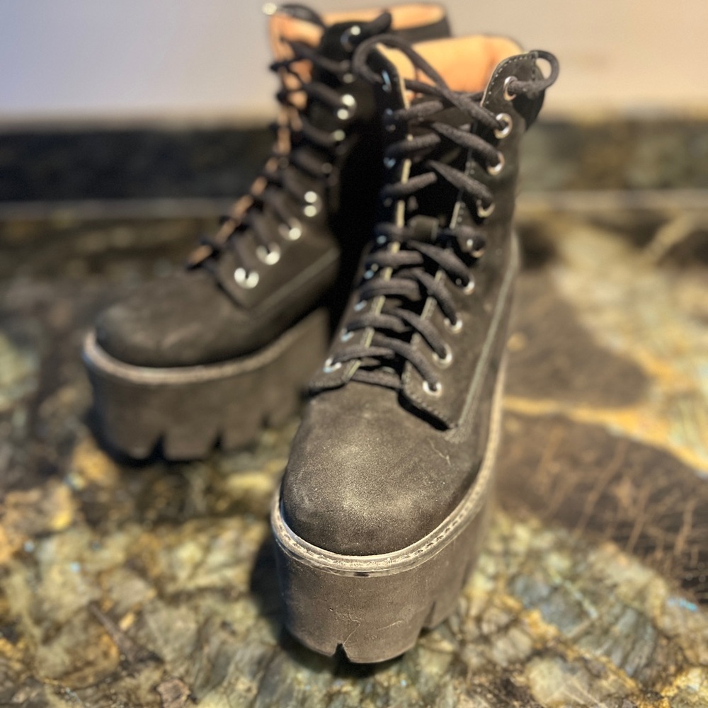 JEFFREY CAMPBELL
Nirvana lace-up boots-Havana Last Handmade